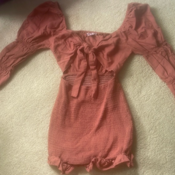 pink ruffled keyhole dress - Picture 3 of 5